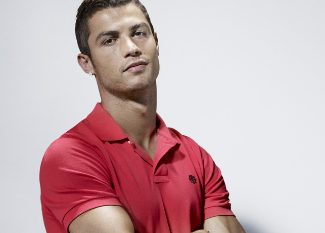 Криштиану Роналду представляет именные бутсы и линию одежды. CR7. CR Mercurial Vapor Superfly III
