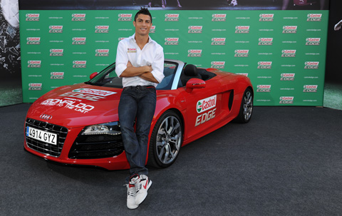 Криштиану Роналду стал глобальным послом бренда Castrol в 2009 году.