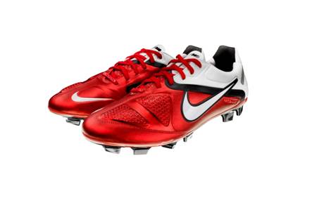 Бутсы Nike CTR360 Maestri II Elite созданы для игроков, которые стремятся к максимальному контролю мяча.